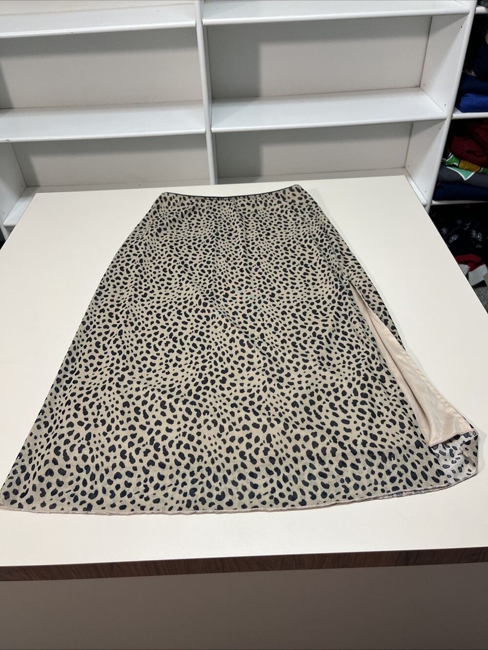 Leopard Print A-line Midis Skirt Kirious Los Angeles Size Large Side Split